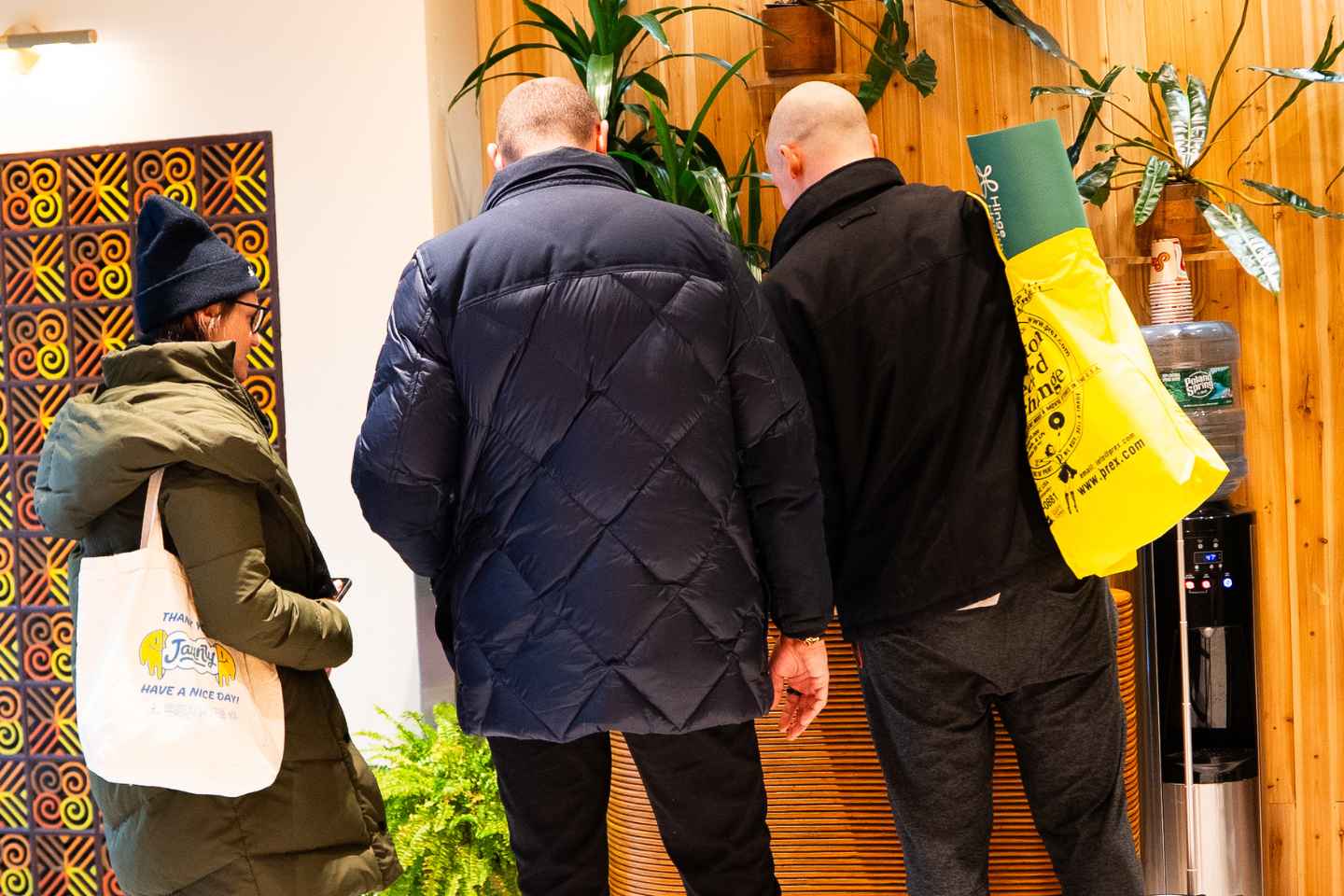 people talking at superbly dispensary